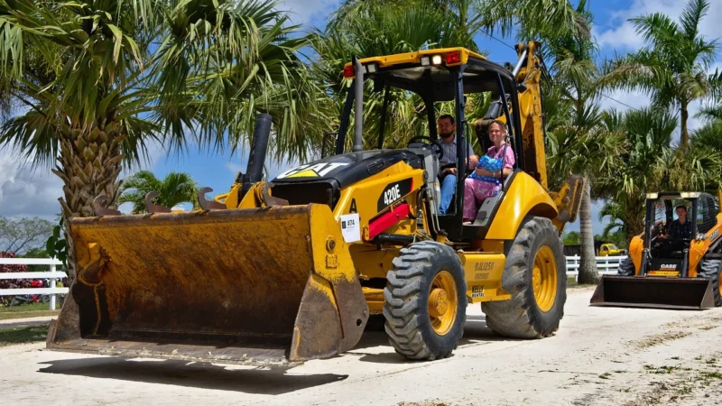 Oryginalne części – klucz do niezawodnych koparko ładowarek JCB